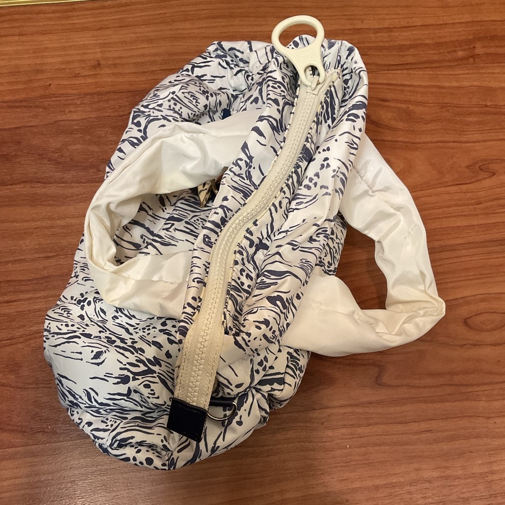 See By Chloe Navy and White Horse Print Puffy Joyrider Tote Bag - Picture 7 of 12